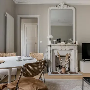 Charming Parisian - 50 M2 - Trendy 9th District , Paris France